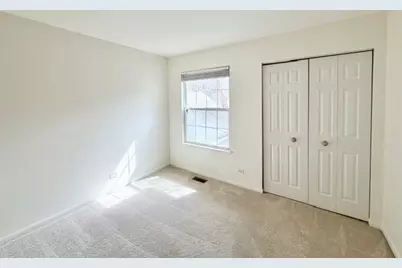 627 Cobblestone Court, Elgin, IL 60120 - Photo 18