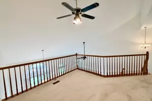 627 Cobblestone Ct, Elgin, IL 60120 - Photo 10