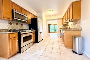 1846 Mission Hills Ln, Northbrook, IL 60062 - Photo 2