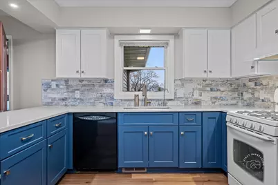 701 Viking Drive, Batavia, IL 60510 - Photo 6