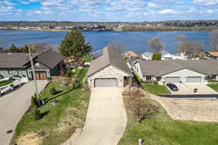 124 5th St, Fulton, IL 61252 - Photo 32