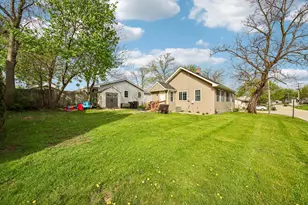 316 Lily Ln, Lakemoor, IL 60051 - Photo 28