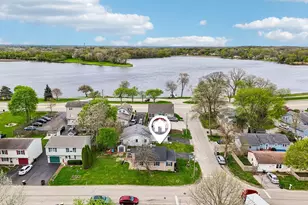 316 Lily Ln, Lakemoor, IL 60051 - Photo 2