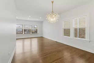 5414 W Eddy St, Chicago, IL 60641 - Photo 4