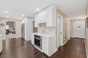 1335 Leverenz Rd, Naperville, IL 60564 - Photo 10