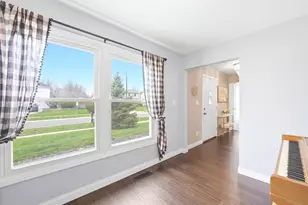 1335 Leverenz Rd, Naperville, IL 60564 - Photo 6