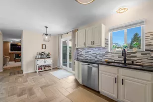 9733 S Cambridge Ct, Palos Hills, IL 60465 - Photo 10