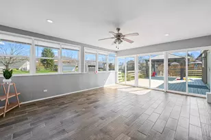 9733 S Cambridge Ct, Palos Hills, IL 60465 - Photo 8