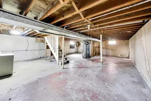 243 S Center St, Bensenville, IL 60106 - Photo 8