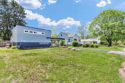 1307 W Clark Street, Champaign, IL 61821 - Photo 2