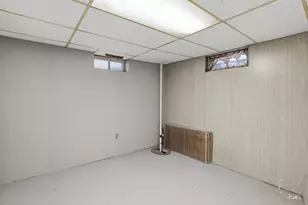 3858 E Lakeview Dr, Kankakee, IL 60901 - Photo 16