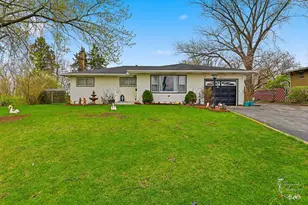 3858 E Lakeview Dr, Kankakee, IL 60901 - Photo 2