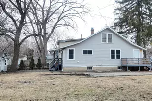 117 Woodland Dr, Round Lake Beach, IL 60073 - Photo 4