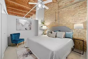 375 W Erie St, Chicago, IL 60610 - Photo 14