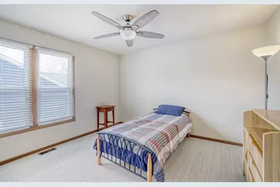 305 N Fiore Parkway, Vernon Hills, IL 60061 - Photo 26