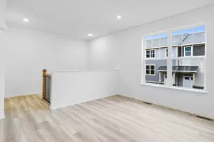 416 Red Oak Cir, Volo, IL 60020 - Photo 8