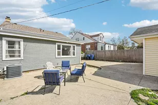 836 S Michigan Ave, Villa Park, IL 60181 - Photo 36
