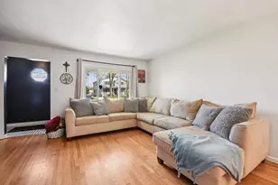 836 S Michigan Ave, Villa Park, IL 60181 - Photo 4