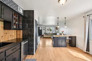 836 S Michigan Ave, Villa Park, IL 60181 - Photo 12