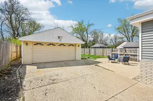 836 S Michigan Ave, Villa Park, IL 60181 - Photo 34
