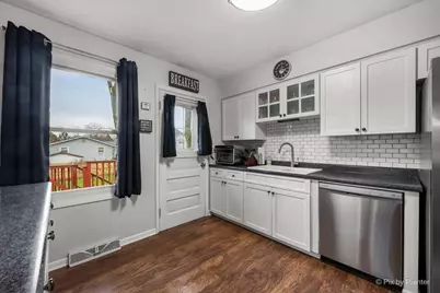 647 N Ridgemoor Avenue, Mundelein, IL 60060 - Photo 10