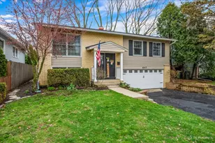 647 N Ridgemoor Ave, Mundelein, IL 60060 - Photo 1