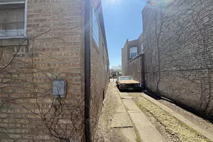 2636 W Pratt Blvd, Chicago, IL 60645 - Photo 18
