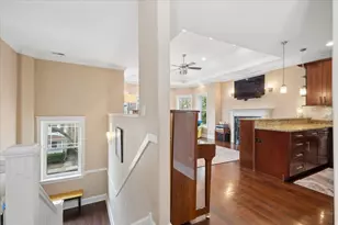 1625 W Catalpa Ave, Chicago, IL 60640 - Photo 2