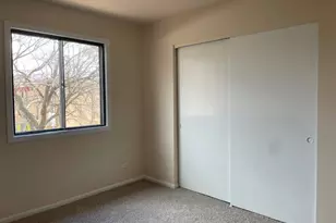 215 Uteg St, Crystal Lake, IL 60014 - Photo 10