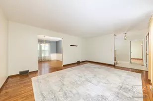 705 Timber Trail Dr, Naperville, IL 60565 - Photo 6