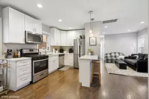 330 W Evergreen Ave, Chicago, IL 60610 - Photo 4