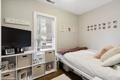 330 W Evergreen Avenue #3, Chicago, IL 60610 - Photo 8