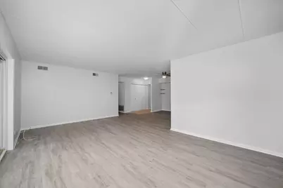 2807 Willow Road #103, Homewood, IL 60430 - Photo 6