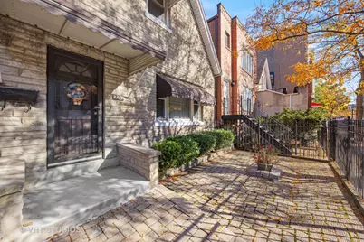 2242 W Taylor Street, Chicago, IL 60612 - Photo 2
