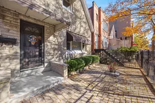 2242 W Taylor St, Chicago, IL 60612 - Photo 2