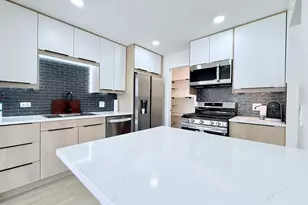 98 Marble Hill Ct, Schaumburg, IL 60193 - Photo 12