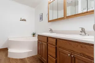 8401 Tamarack Dr, Machesney Park, IL 61115 - Photo 38