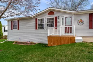 8401 Tamarack Dr, Machesney Park, IL 61115 - Photo 4