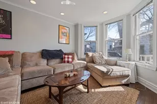 2224 W Melrose St, Chicago, IL 60618 - Photo 2