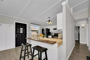 217 Sherman Ave, Montgomery, IL 60538 - Photo 6