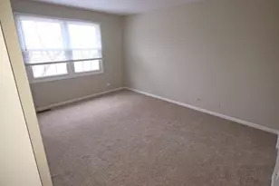 1710 Coach Dr, Naperville, IL 60565 - Photo 8