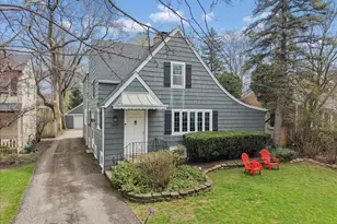 1831 Beverly Pl, Highland Park, IL 60035 - Photo 1