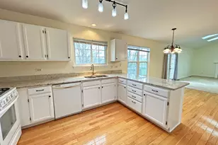 6146 Golfview Dr, Gurnee, IL 60031 - Photo 6