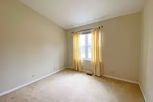 6146 Golfview Dr, Gurnee, IL 60031 - Photo 14