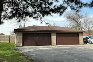 1109 Kane St, South Elgin, IL 60177 - Photo 8