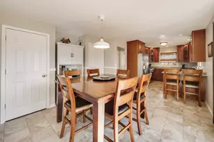 798 S Linden Ave, Elmhurst, IL 60126 - Photo 6