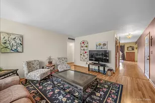 422 Princeton Dr, North Aurora, IL 60542 - Photo 6