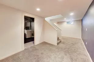 828 Village Quarter Rd, West Dundee, IL 60118 - Photo 12