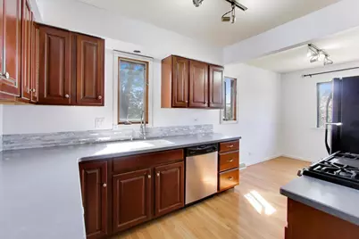 828 Village Quarter Road #A, West Dundee, IL 60118 - Photo 4