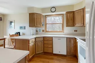 227 Parktrail Ct, Schaumburg, IL 60173 - Photo 8